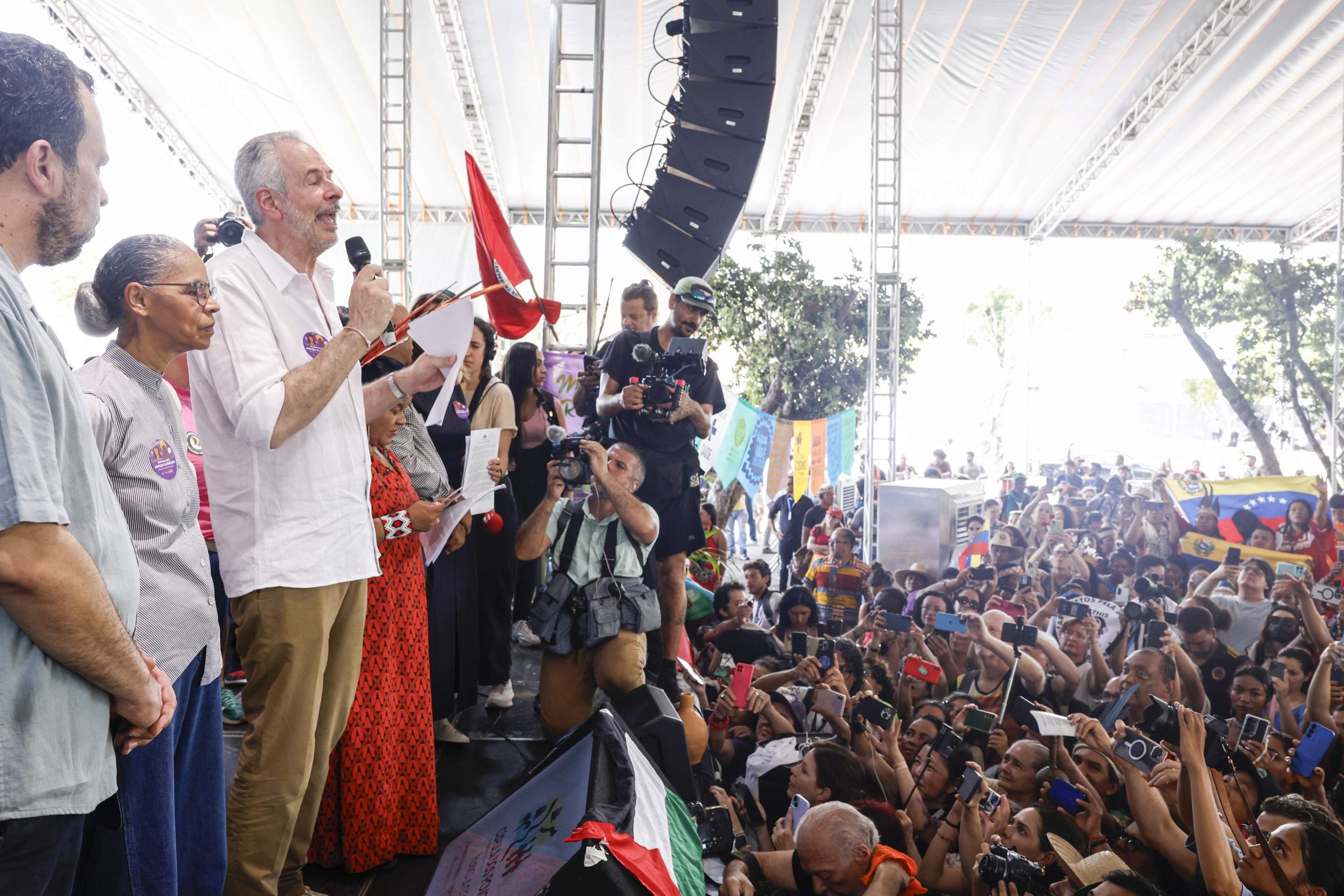 Sociedade civil pressiona COP30 em semana decisiva
