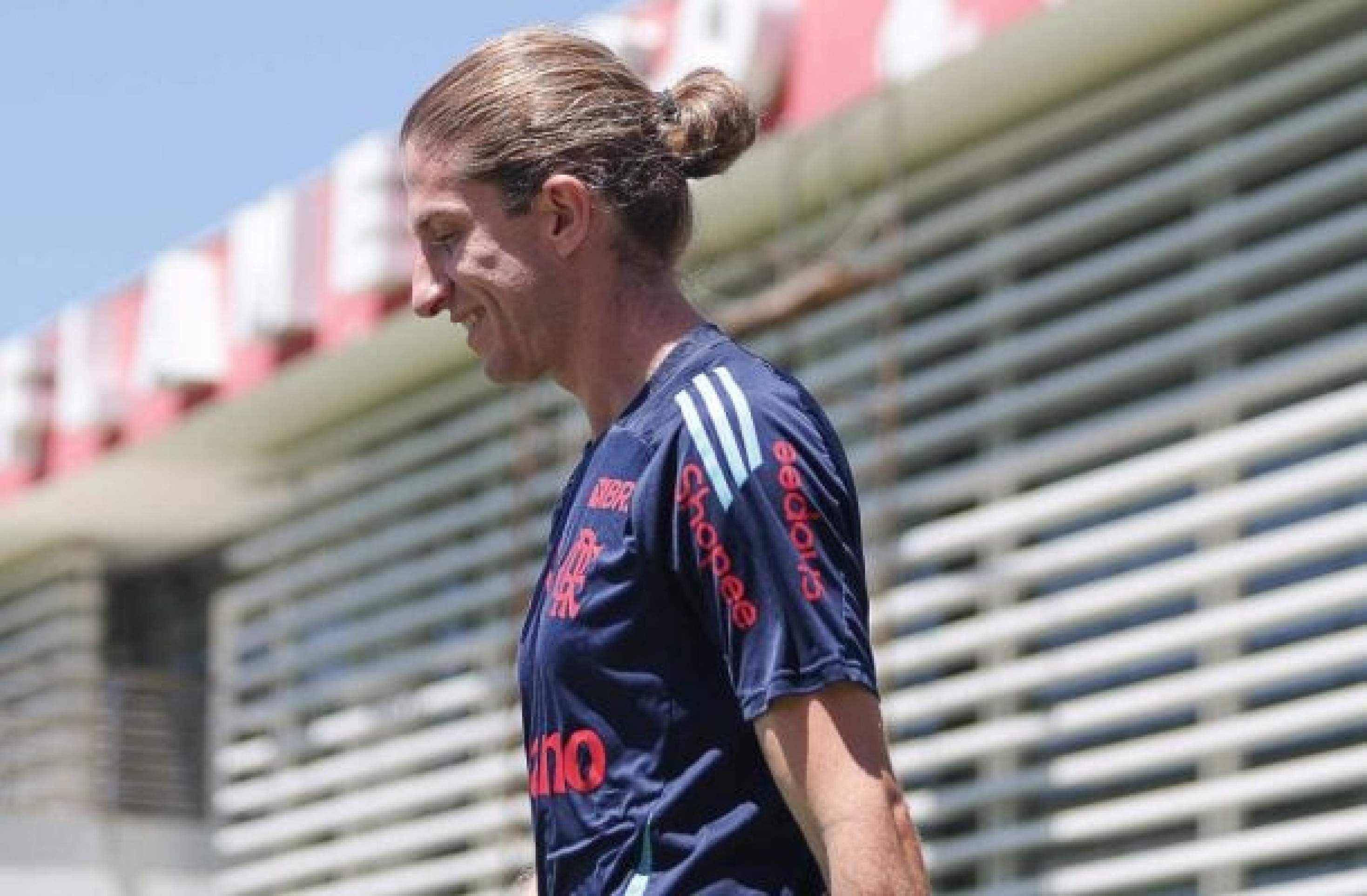 Filipe Luís vive expectativa de contar com até seis reforços para Fluminense x Flamengo - (crédito: Foto: Gilvan de Souza/CRF) Filipe Luís vive expectativa de contar com até seis reforços para Fluminense x Flamengo - (crédito: Foto: Gilvan de Souza/CRF)