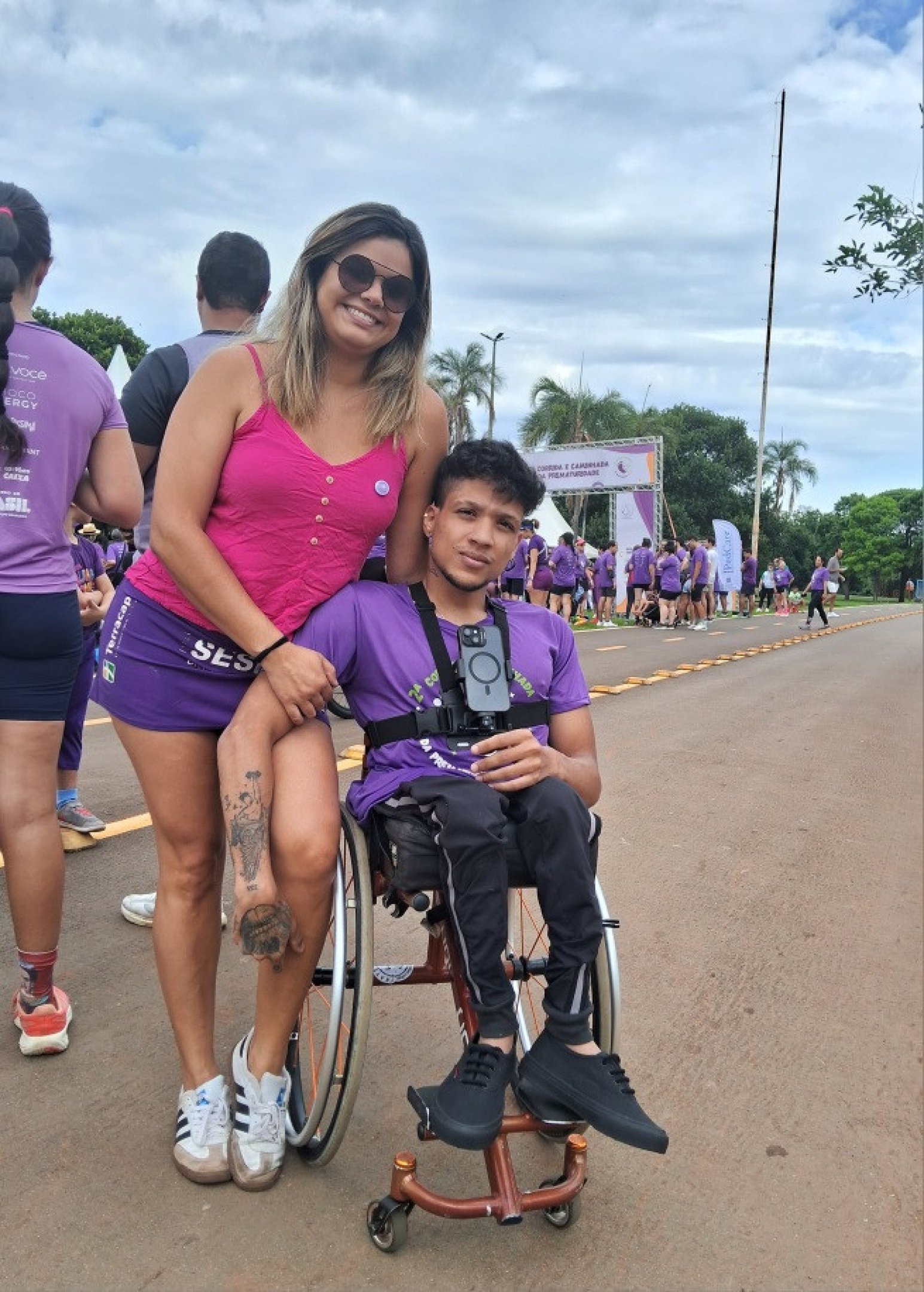 O para-atleta e influenciador Mateus Moreira e a namorada, Letícia Gusmão