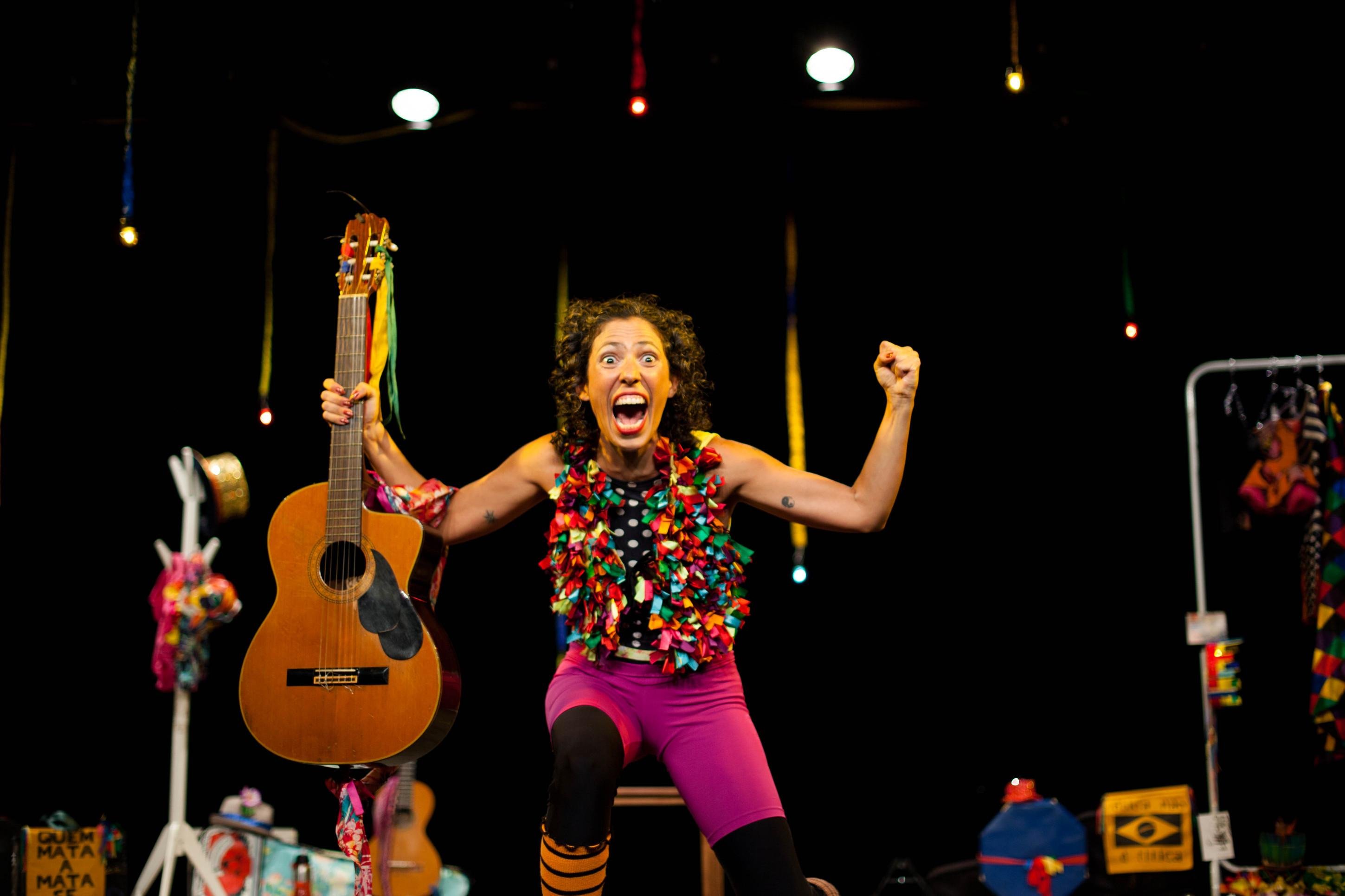 Maíra Oliveira volta aos palcos com espetáculo Quando o coração transbor