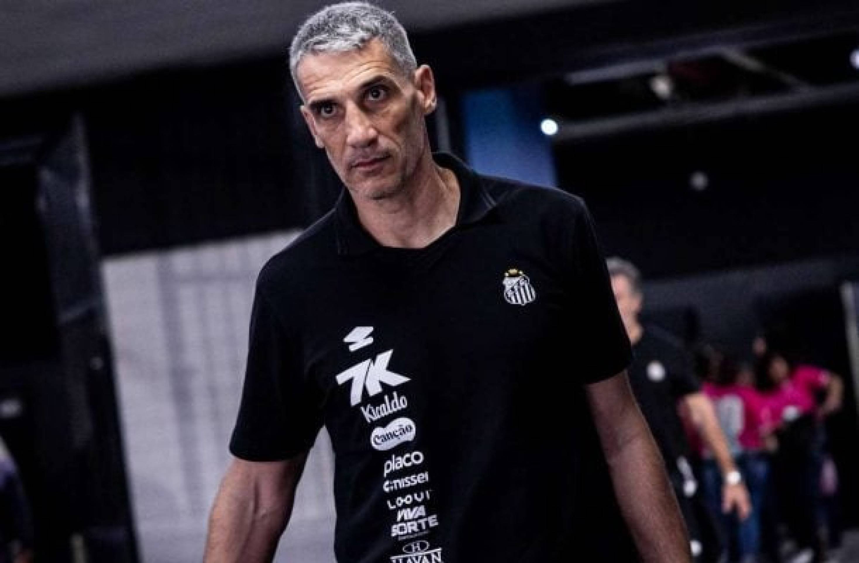 Vojvoda gostou da atuação do Santos no clássico com o Palmeiras - (crédito: Fotos: Raul Baretta/ Santos FC) Vojvoda gostou da atuação do Santos no clássico com o Palmeiras - (crédito: Fotos: Raul Baretta/ Santos FC)