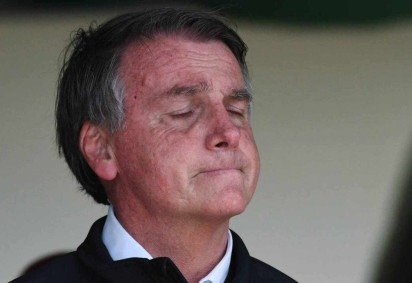  Emocionado, Jair Bolsonaro chora em evento militar no Rio de Janeiro, em novembro de 2021 -  (crédito:  ALEXANDRE BRUM/Agencia Enquadrar/Folhapress)