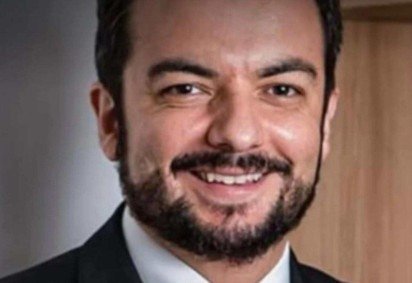 O advogado e cantor Marcelo Mendonça, de 43 anos, morreu após ser esfaqueado por um cliente em Viçosa  -  (crédito: Reprodução/Redes Sociais)