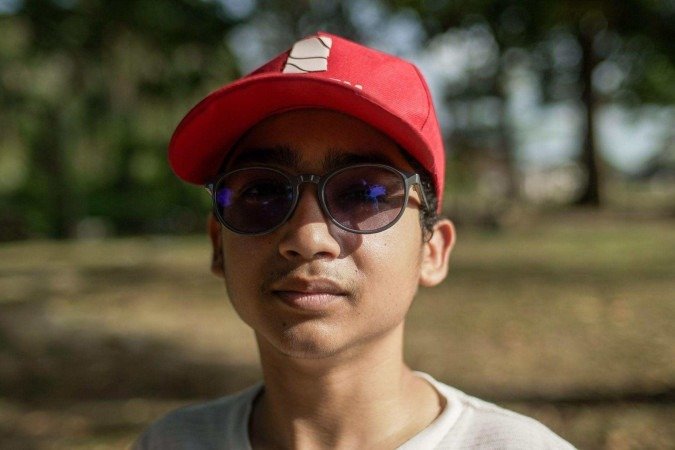 Ronald e o pai, Jessé, atuam no comércio do açaí no Jurunas, em Belém - (crédito: Vitor Serrano/BBC) Ronald e o pai, Jessé, atuam no comércio do açaí no Jurunas, em Belém - (crédito: Vitor Serrano/BBC)