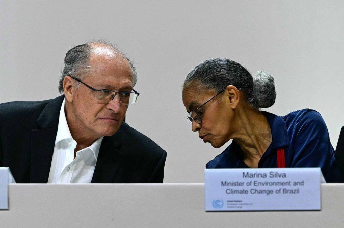 Vice-presidente, Geraldo Alckmin, ao lado da ministra do Meio Ambiente, Marina Silva, em coletiva de imprensa, ontem, na COP30 - (crédito: AFP) Vice-presidente, Geraldo Alckmin, ao lado da ministra do Meio Ambiente, Marina Silva, em coletiva de imprensa, ontem, na COP30 - (crédito: AFP)
