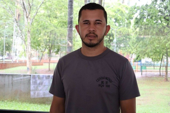  17/11/2025 Bruna Gaston CB/DA Press. Morte de um dos pioneiros de Brasília. Porteiro Flavio Henrique, do bloco H da 308 sul, onde resídia Alberto Albuquerque
      