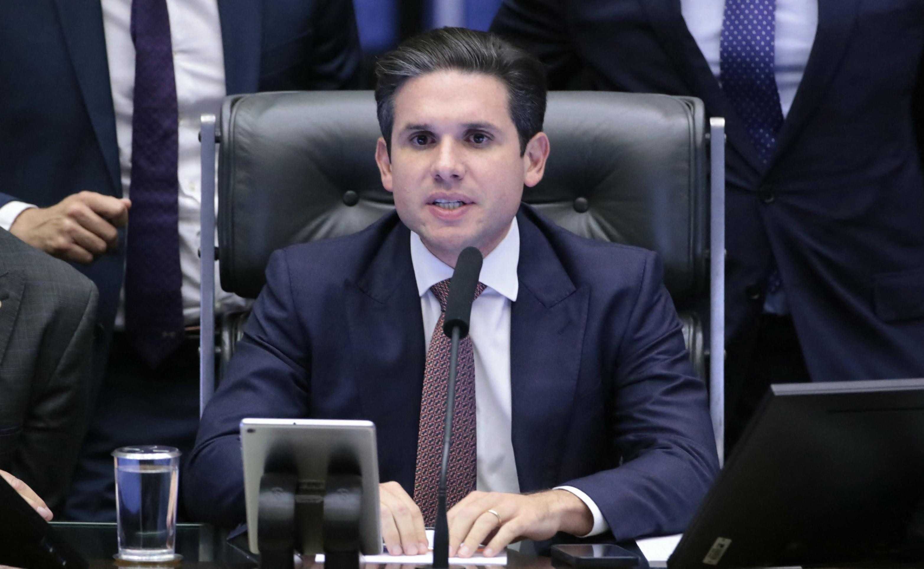 Motta escolhe opositor do governo para relatar PL do devedor contumaz