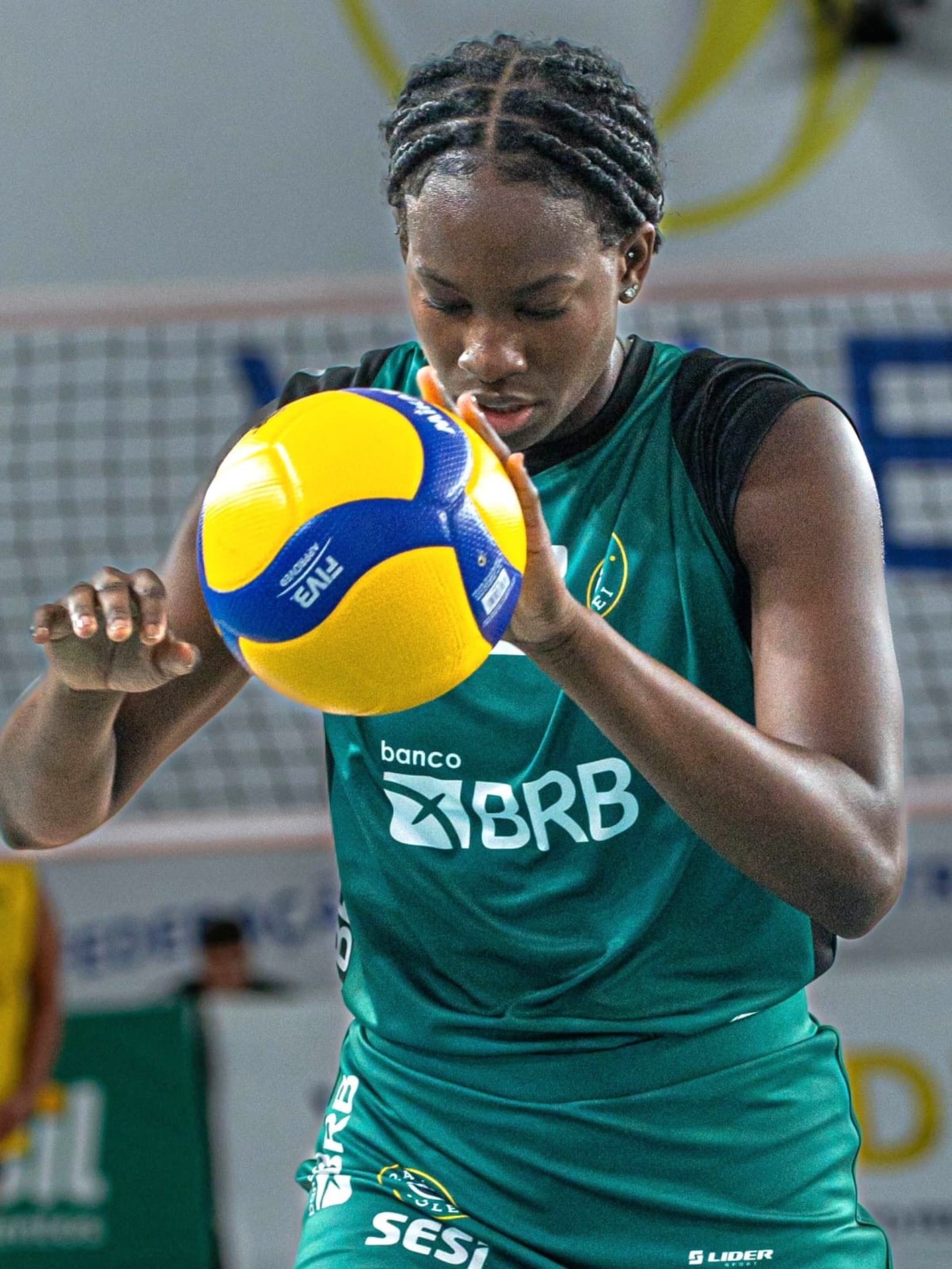 Destaque no bloqueio, Lívia é trunfo do Brasília contra o Minas