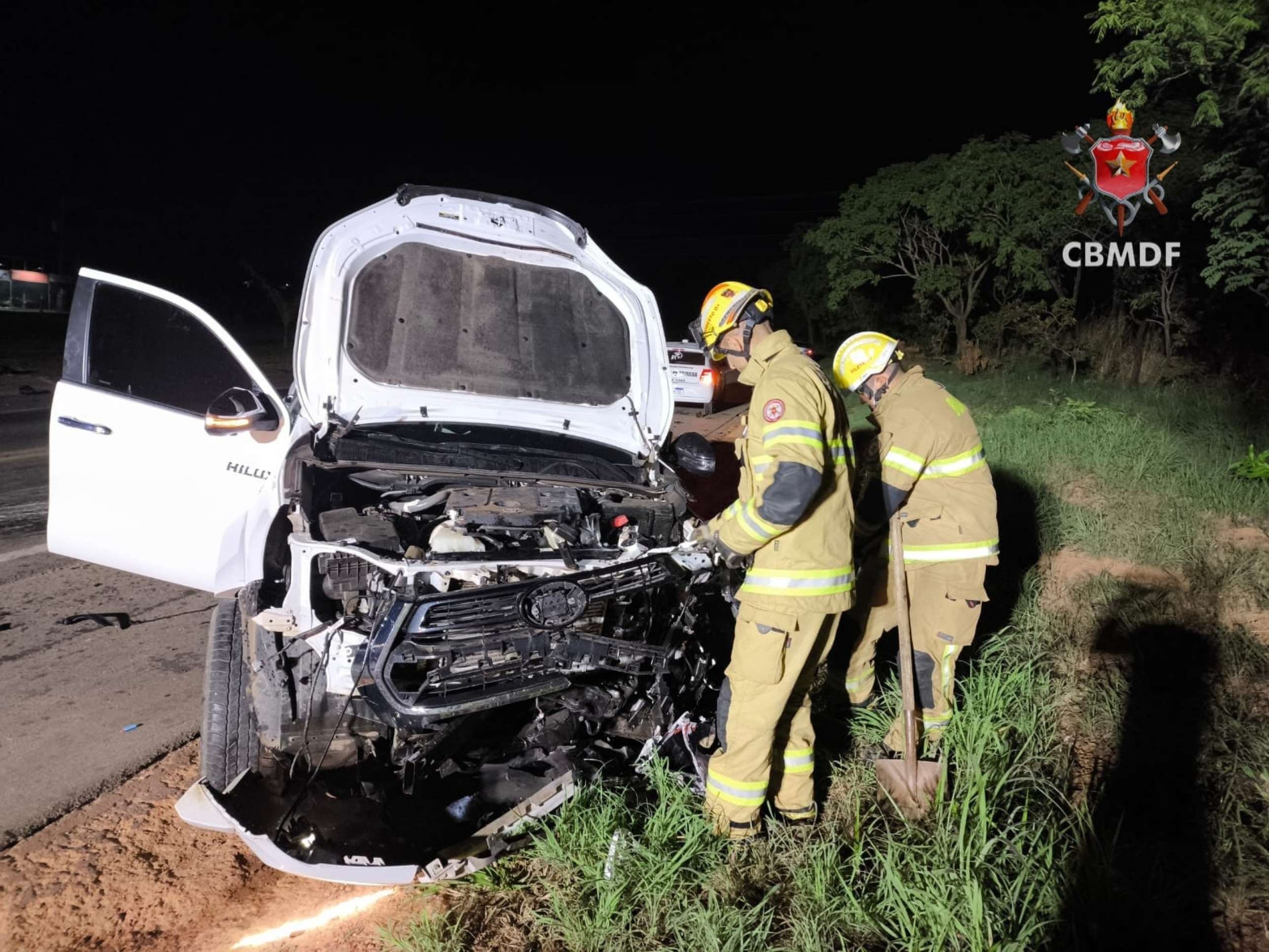 Colisão frontal deixa um homem morto e outro ferido em Samambaia Norte