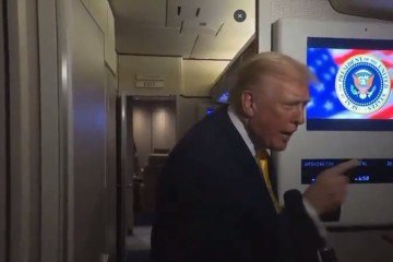 Donald Trump xinga repórter de 