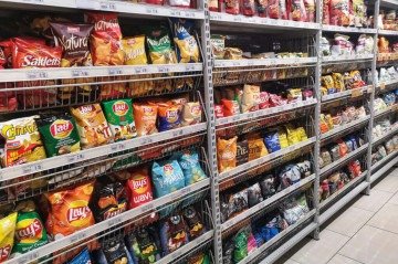 Comida ultraprocessada torna-se cada vez mais presente nas casas dos consumidores: embalagens chamativas, marketing agressivo -  (crédito: PxHere/Divulgação )