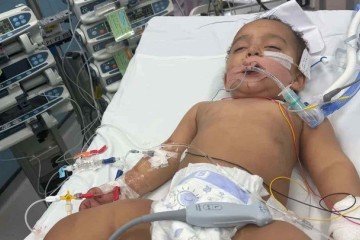 Sam Anwar Alshameri sofreu uma parada cardíaca e ficou inconsciente por três minutos, precisando ser reanimado pelos profissionais do Hospital Infantil de Birmingham - (crédito: Reprodução/GoFundMe ) Sam Anwar Alshameri sofreu uma parada cardíaca e ficou inconsciente por três minutos, precisando ser reanimado pelos profissionais do Hospital Infantil de Birmingham - (crédito: Reprodução/GoFundMe )