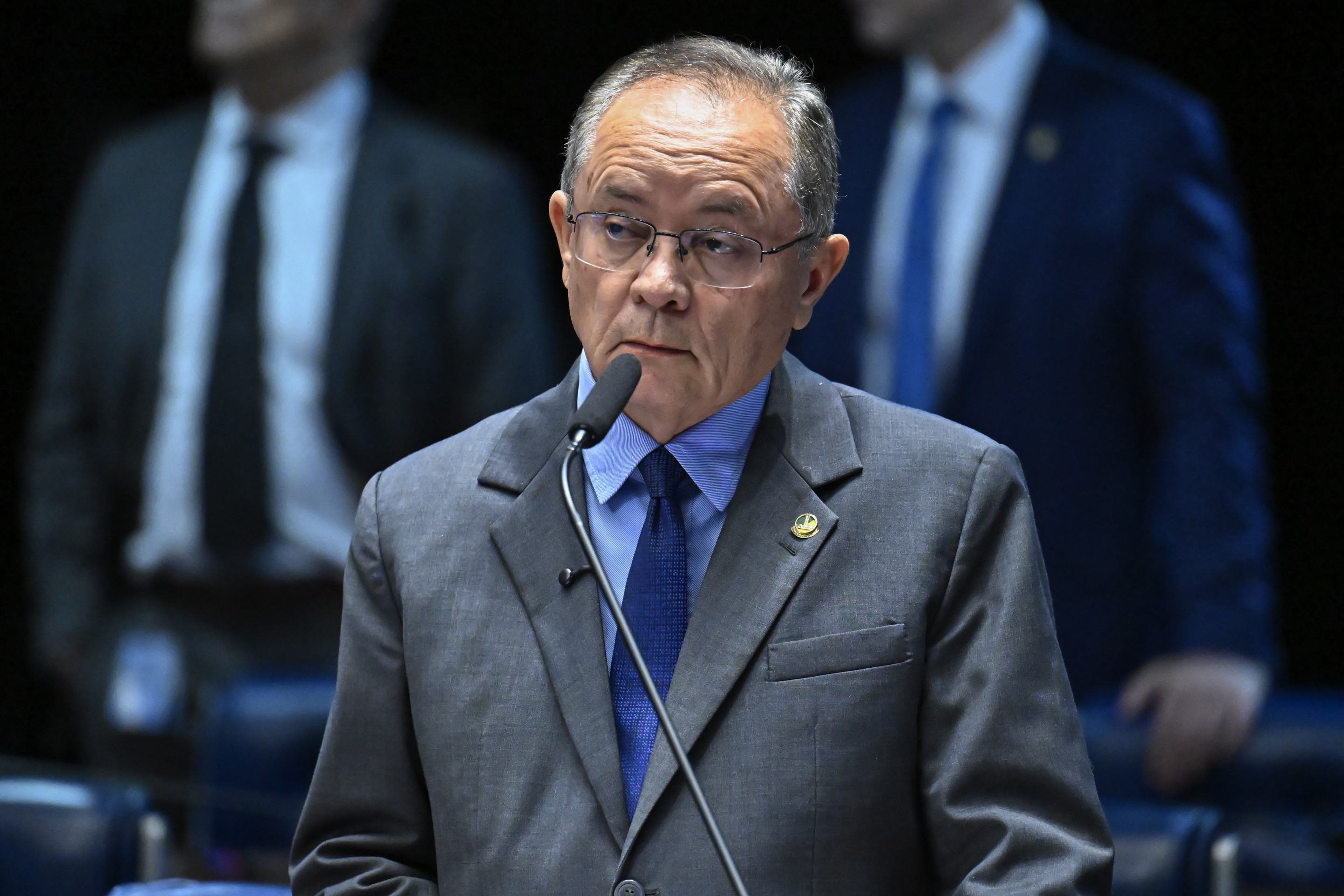 Senado aprova voto de censura ao chanceler alemão