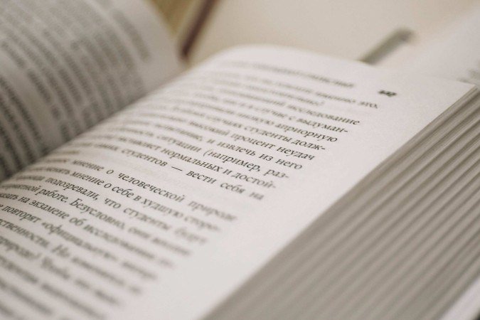 Dicionário de Cambridge elege 'parassocial' a palavra do ano