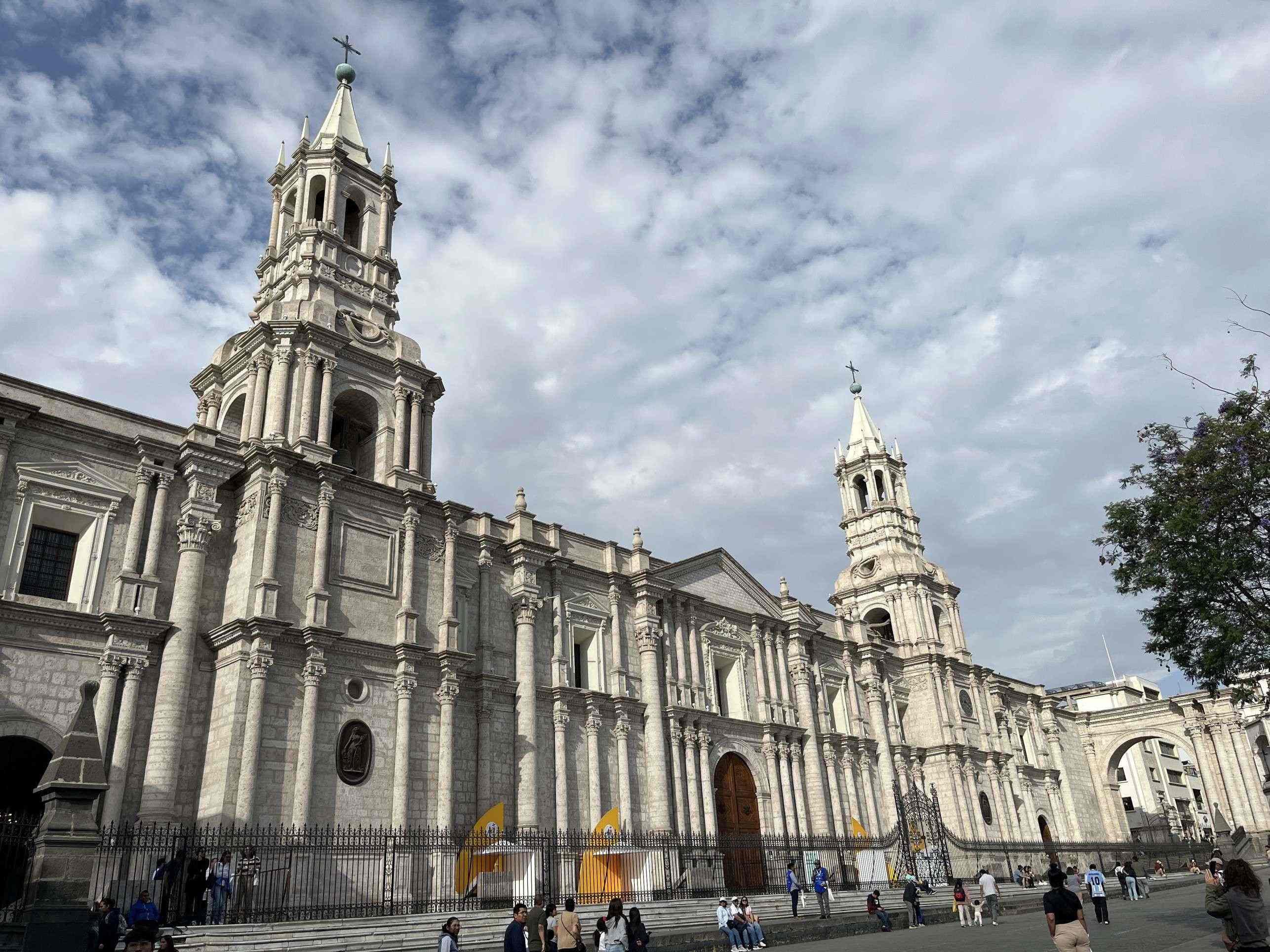 A imponente Catedral de Arequipa
