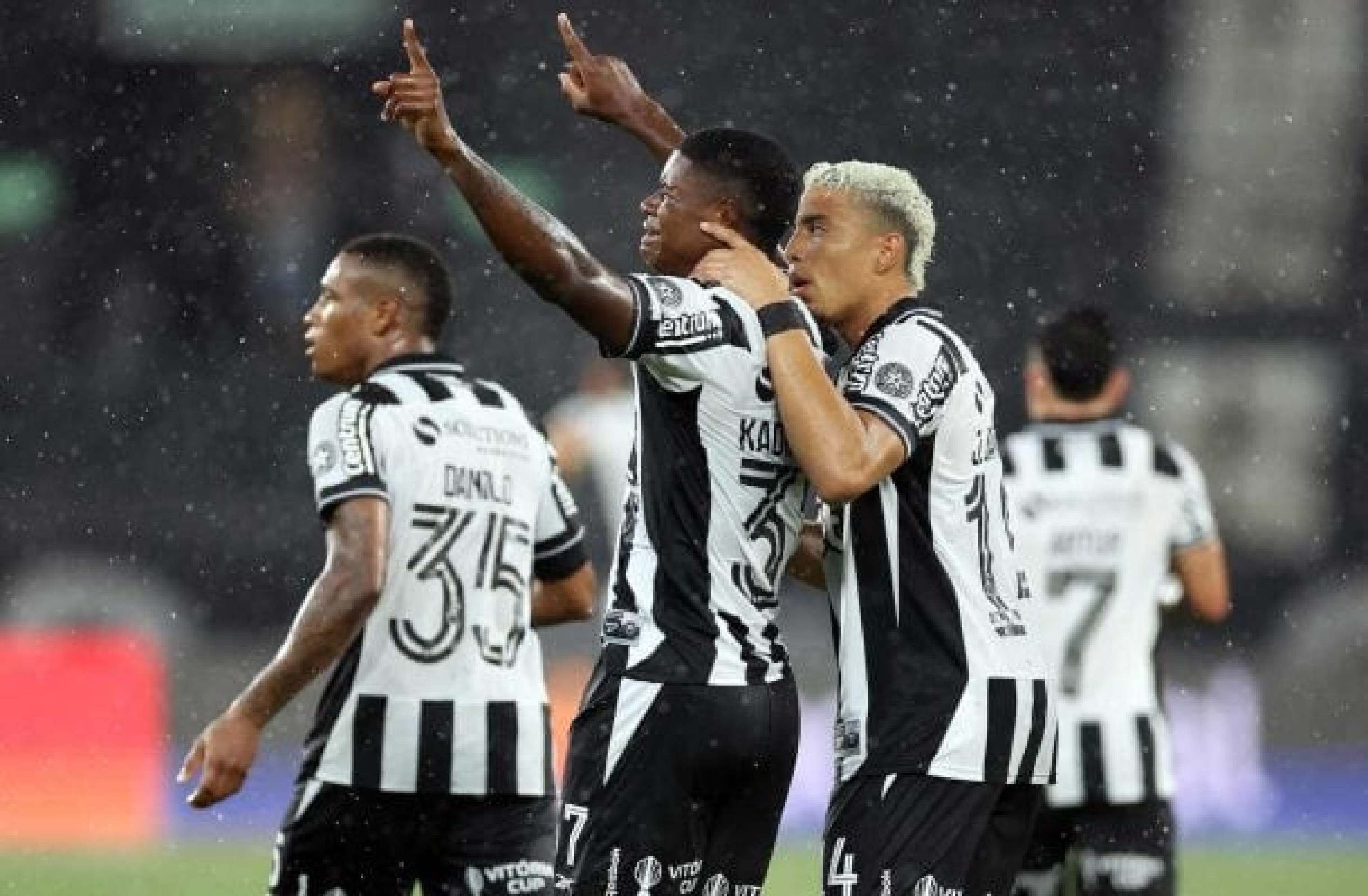 Kadir brilha com dois gols, e Botafogo vence o rebaixado Sport