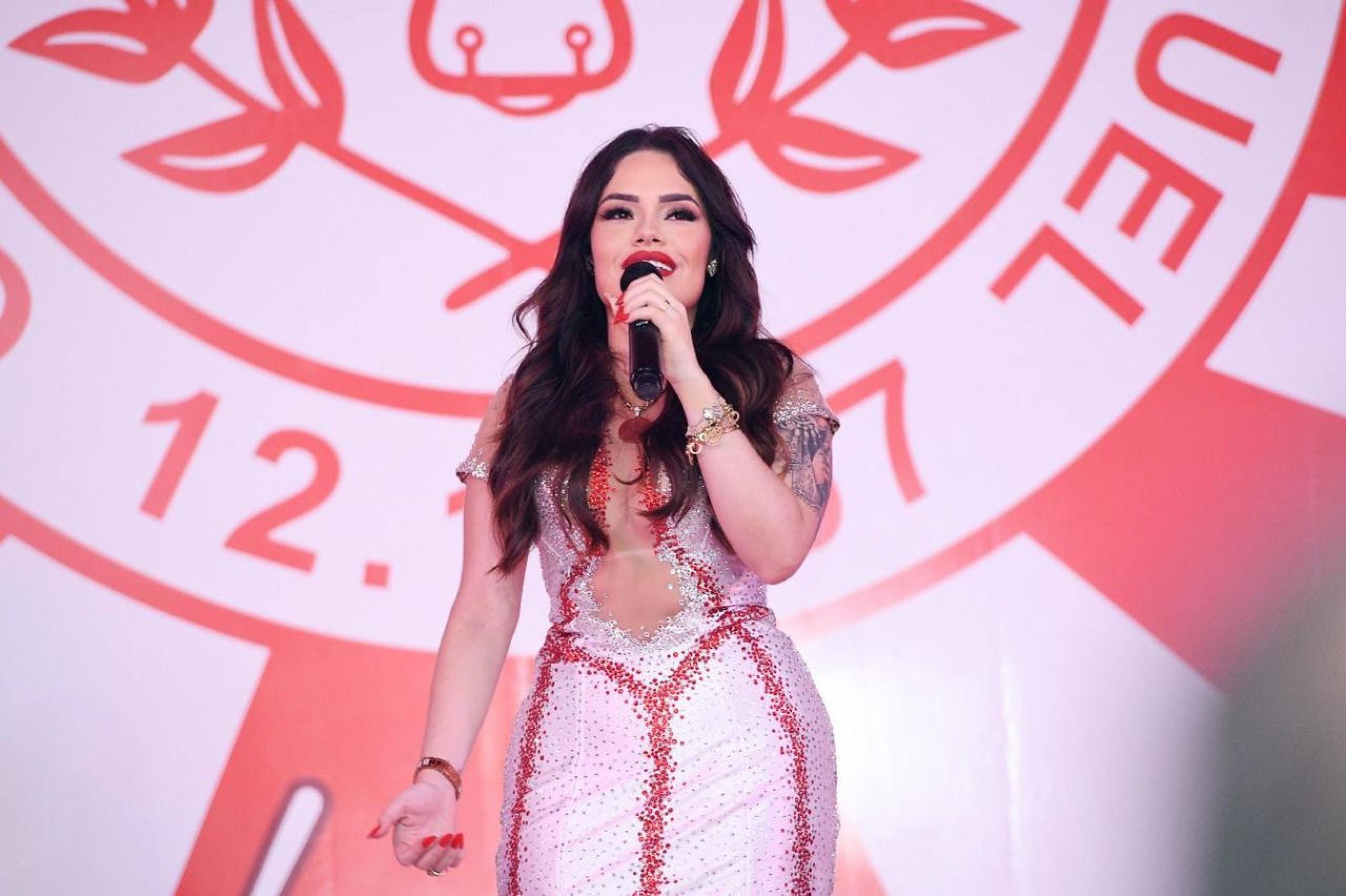 Lara Mara, a mais jovem presidente do Carnaval carioca, celebra os 68 anos da Unidos de Padre Miguel