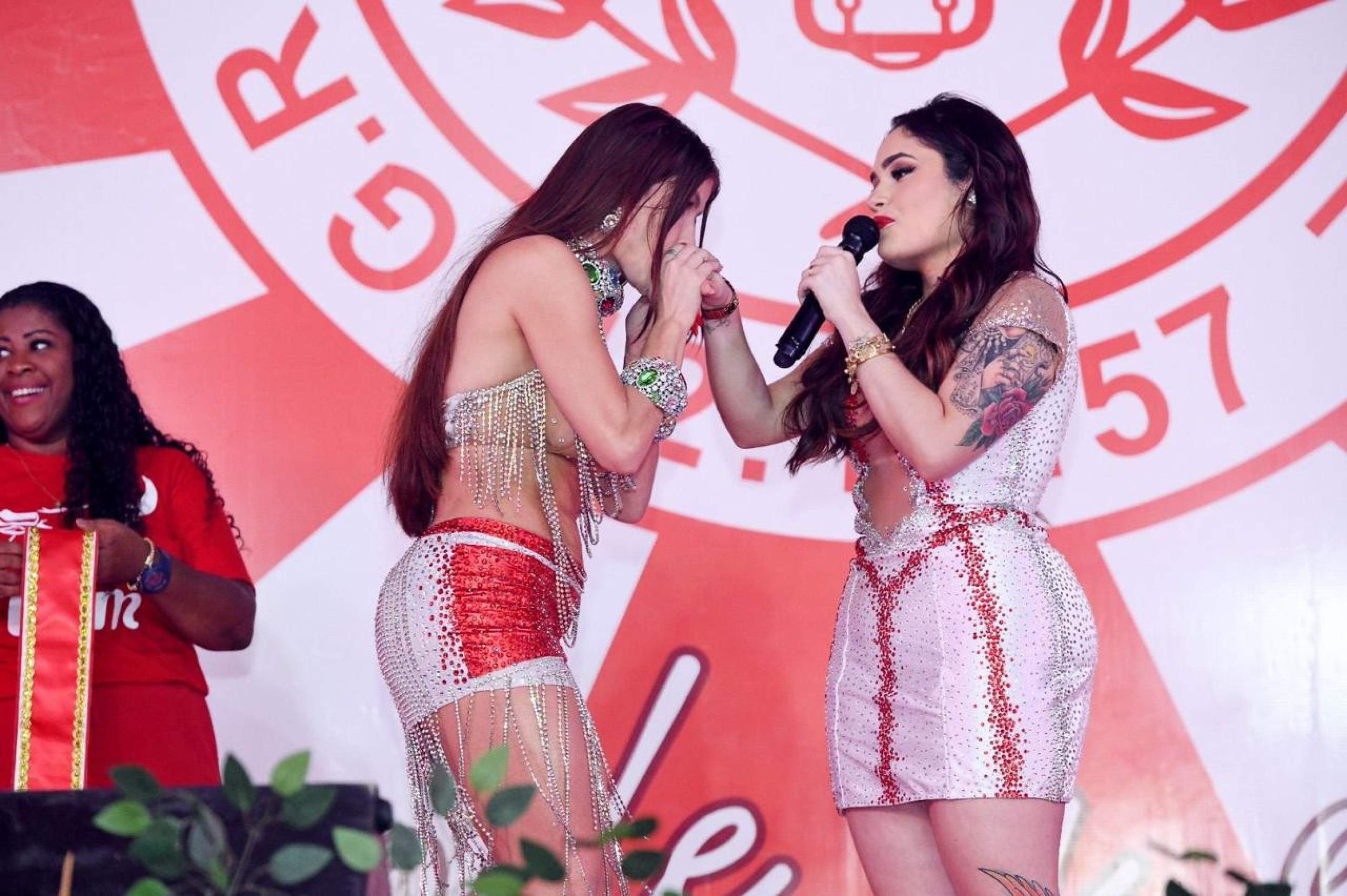 Lara Mara, e componentes da Unidos de Padre Miguel