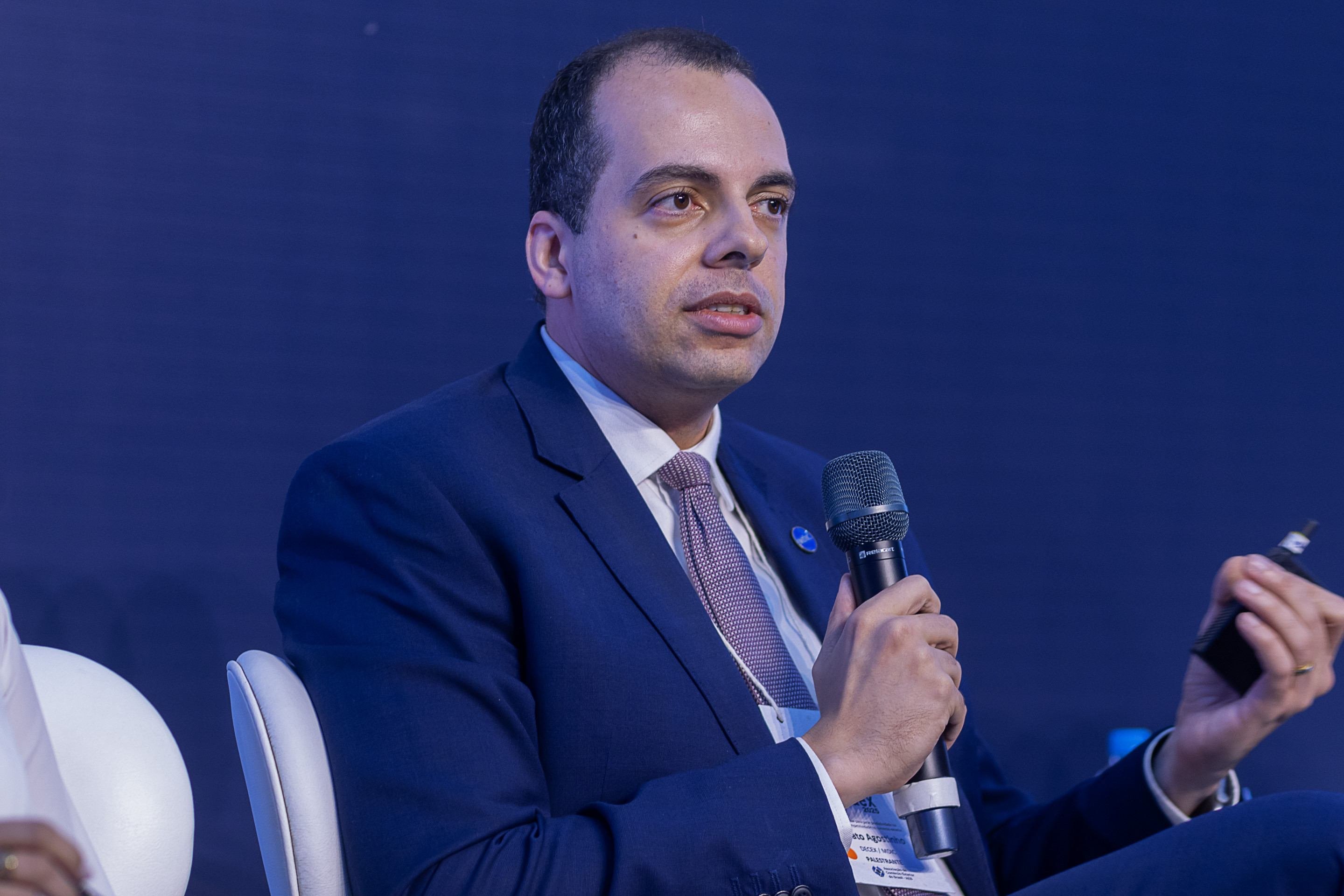 Renato Agostinho detalhou a import&acirc;ncia das exporta&ccedil;&otilde;es para o mercado de trabalho