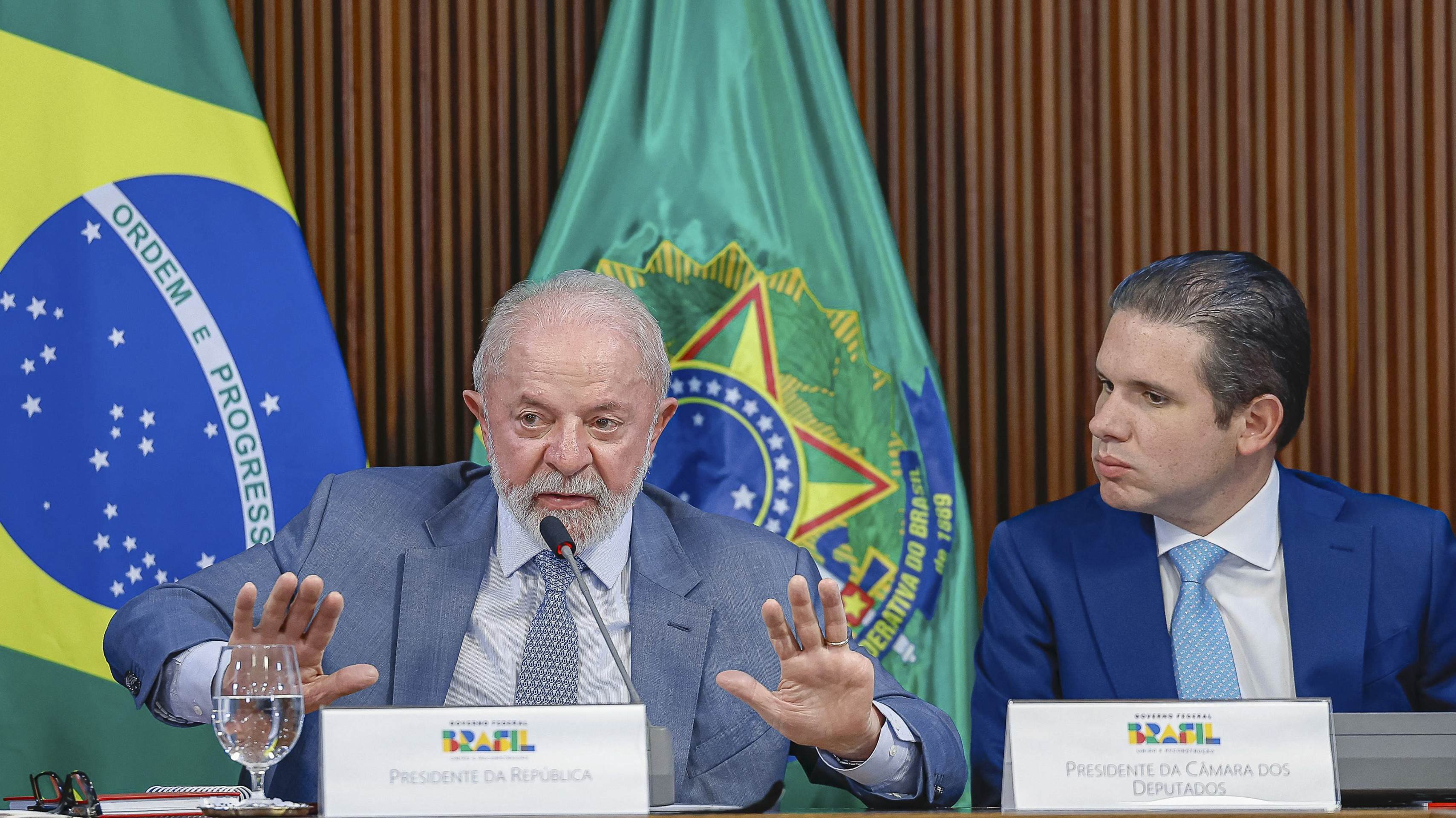 Análise: Banco Master e PL Antifacção deixam Lula e Hugo Motta em rota de colisão