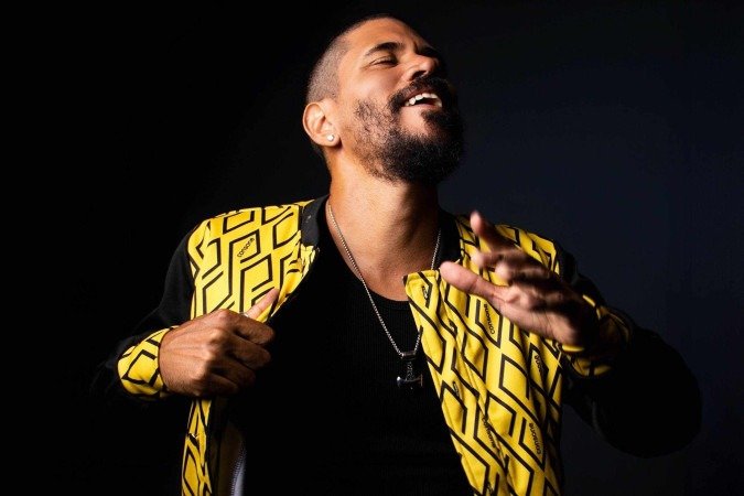 Plínio Perrú vive nova fase da carreira de comediante com retorno aos palcos -  (crédito: Jessé Fontenele)