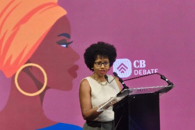 "Nos materiais escolares, as mulheres não apareciam como heroínas ou protagonistas. Como esperar que meninas sonhem grande se, desde a infância, aprendem conteúdos que reduzem mulheres a coadjuvantes ou a objetos?"