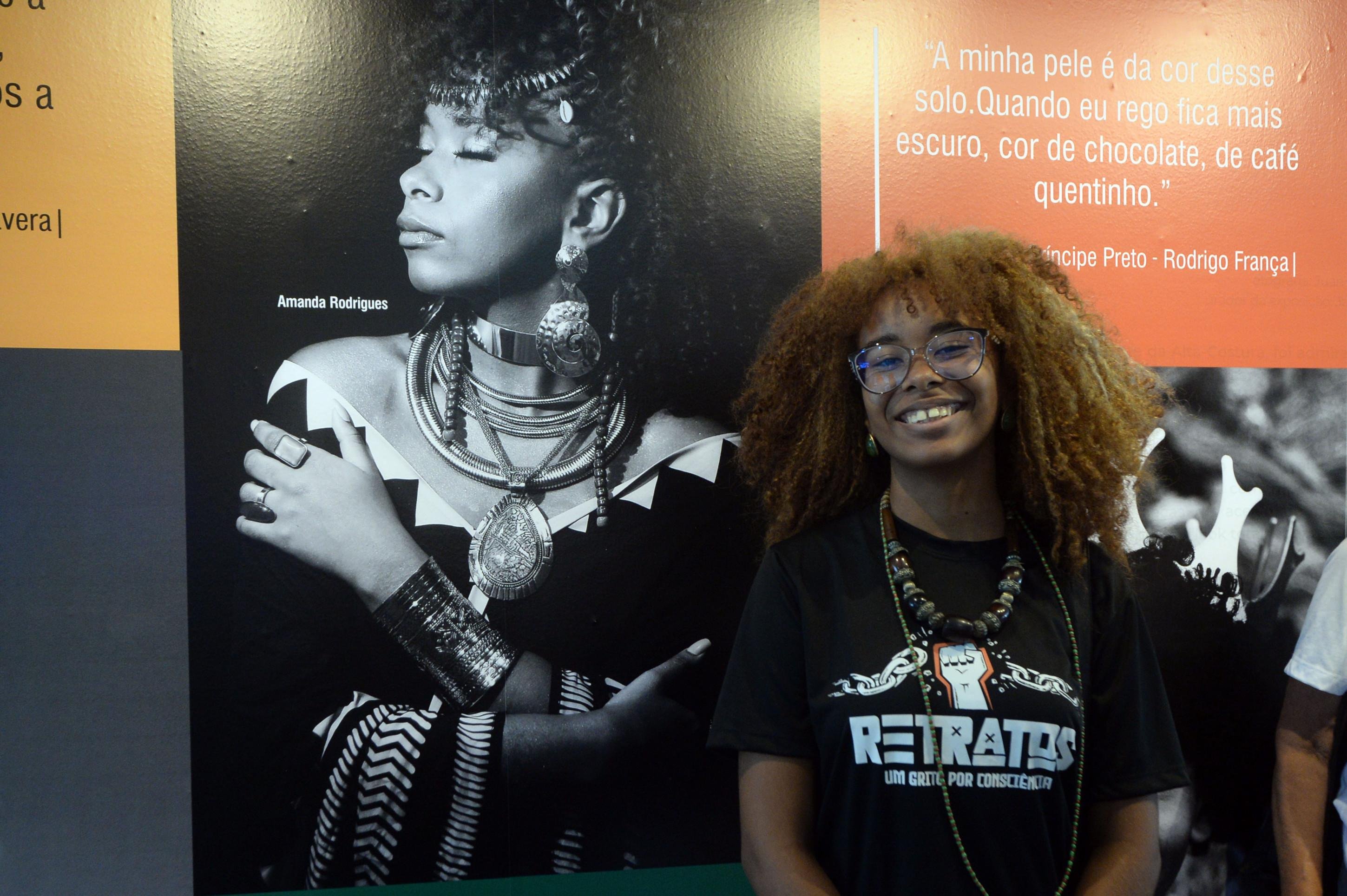 Amanda Rodriguesfoi fotografadapara a exposi&ccedil;&atilde;oViv&ecirc;ncias