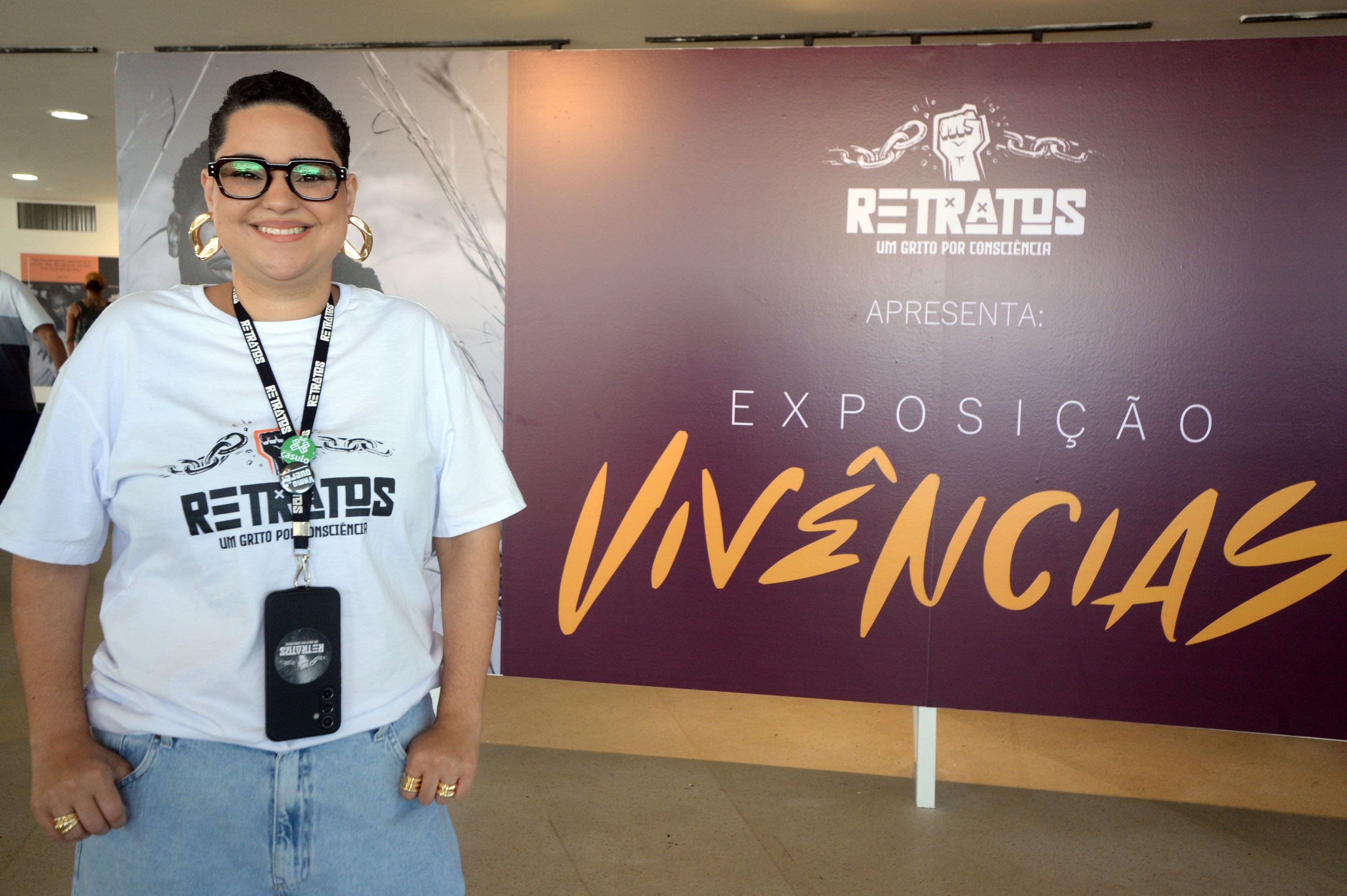 Fot&oacute;grafa Amanda Luz na exposi&ccedil;&atilde;o Viv&ecirc;ncias