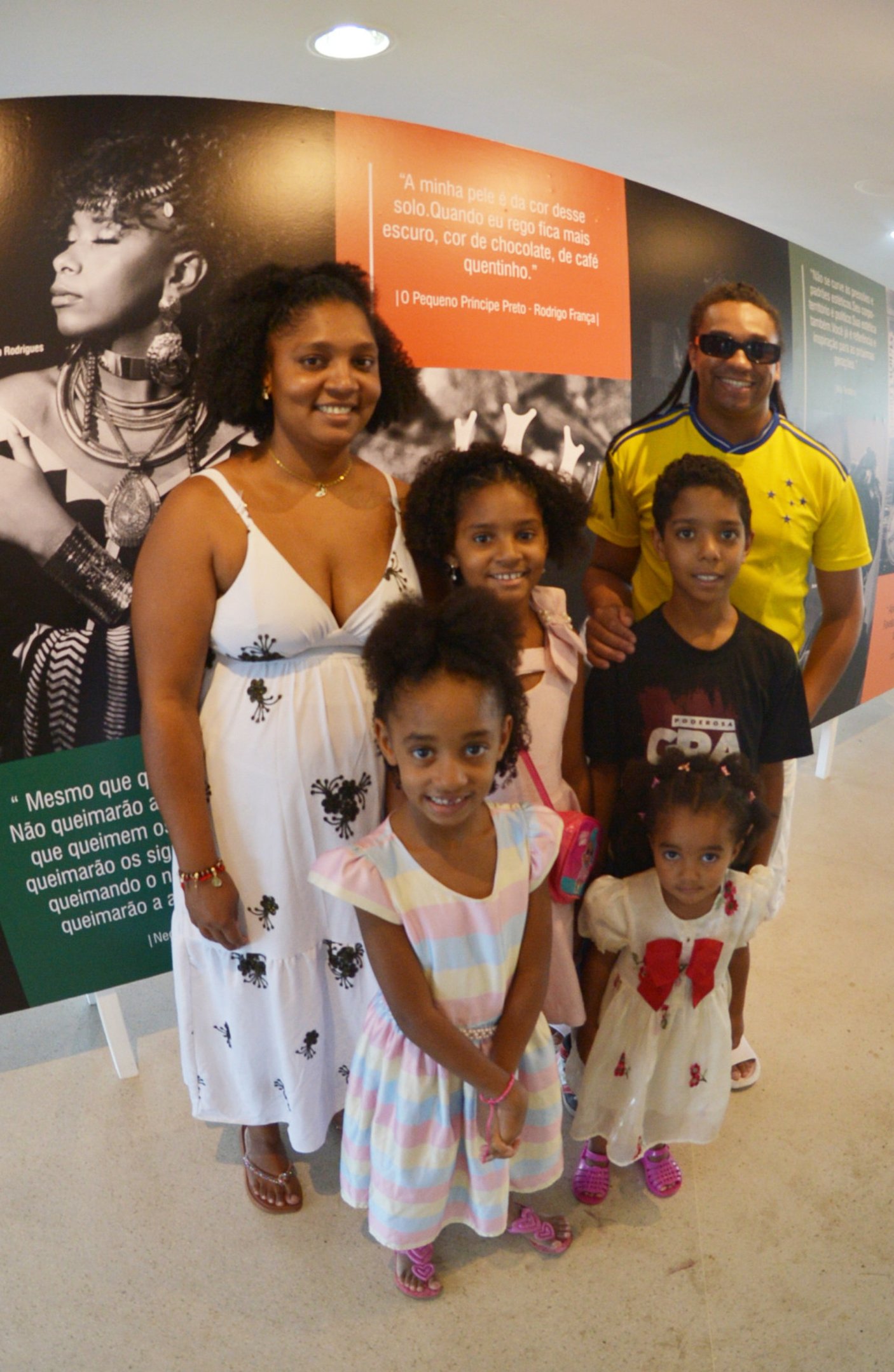 Luis Gustavolevou a fam&iacute;lia paraprestigiar o evento