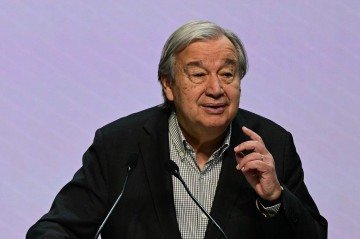 António Guterres, secretário-geral da ONU: 'O mundo não pode se dar ao luxo de uma corrida rumo ao abismo em matéria de segurança da IA' -  (crédito: Pablo PORCIUNCULA / AFP)