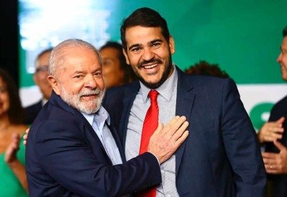 Com a indicação, Messias será sabatinado pela Comissão de Constituição e Justiça (CCJ) do Senado, e terá que ser aprovado pelo plenário da Casa antes de assumir o cargo no STF -  (crédito: Marcelo Camargo/Agência Brasil) -Com a indicação, Messias será sabatinado pela Comissão de Constituição e Justiça (CCJ) do Senado, e terá que ser aprovado pelo plenário da Casa antes de assumir o cargo no STF -  (crédito: Marcelo Camargo/Agência Brasil)