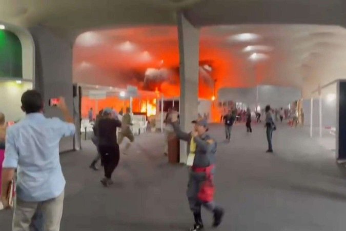 Incêndio atinge pavilhão da COP30 em Belém -  (crédito: BBC Geral)