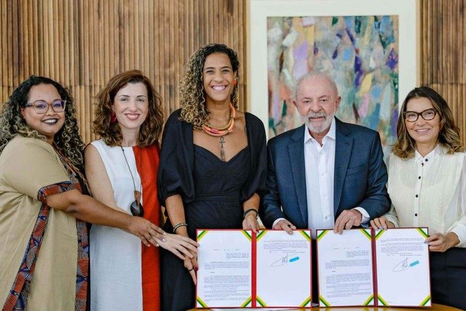 O decreto assinado pelo presidente favorece 28 comunidades. O decreto prevê indenizações aos proprietário - (crédito: : Ricardo Stuckert / PR) O decreto assinado pelo presidente favorece 28 comunidades. O decreto prevê indenizações aos proprietário - (crédito: : Ricardo Stuckert / PR)