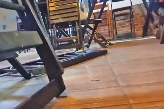 Três homens são mortos a tiros em bar da Baixada Fluminense