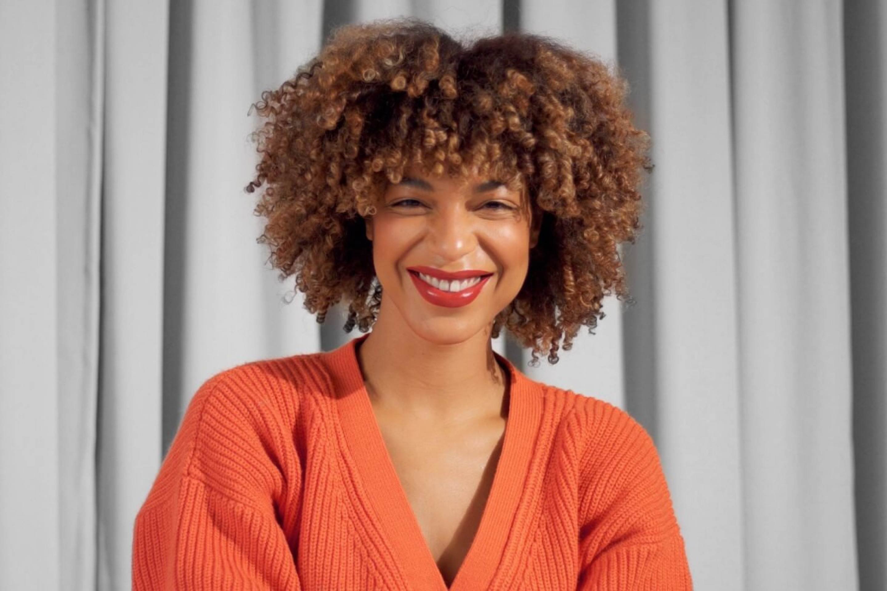 Maquiagem para pele negra: 7 dicas para escolher os produtos ideais