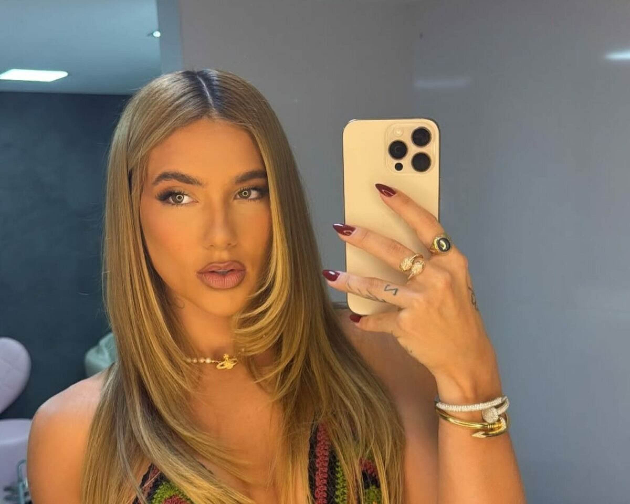 Virginia Fonseca passa por sufoco em gravação de programa no SBT - (crédito: Observatorio dos Famosos) Virginia Fonseca passa por sufoco em gravação de programa no SBT - (crédito: Observatorio dos Famosos)