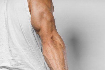 O treino de bíceps e tríceps vai muito além da parte estética - (crédito: Freepik) O treino de bíceps e tríceps vai muito além da parte estética - (crédito: Freepik)