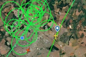 Por volta das 14h, o avi&atilde;o sobrevoou bairros no entorno do aeroporto da cidade diversas vezes. -  (crédito: Reprodu&ccedil;&atilde;o/Flightradas 24)