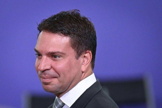 Moraes decreta prisão de Ramagem; o que se sabe -  (crédito: BBC Geral)