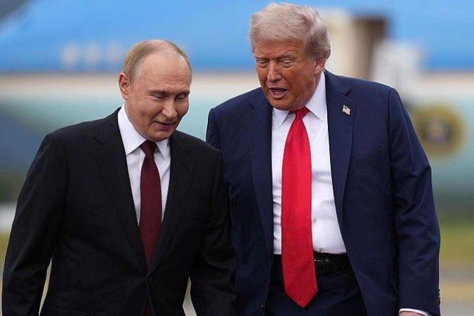 Os confrontos continuam entre os dois lados: o ataque de drone russo em Kharkiv, em 19 de novembro, deixou dezenas de moradores feridos -  (crédito: EPA / Shutterstock)