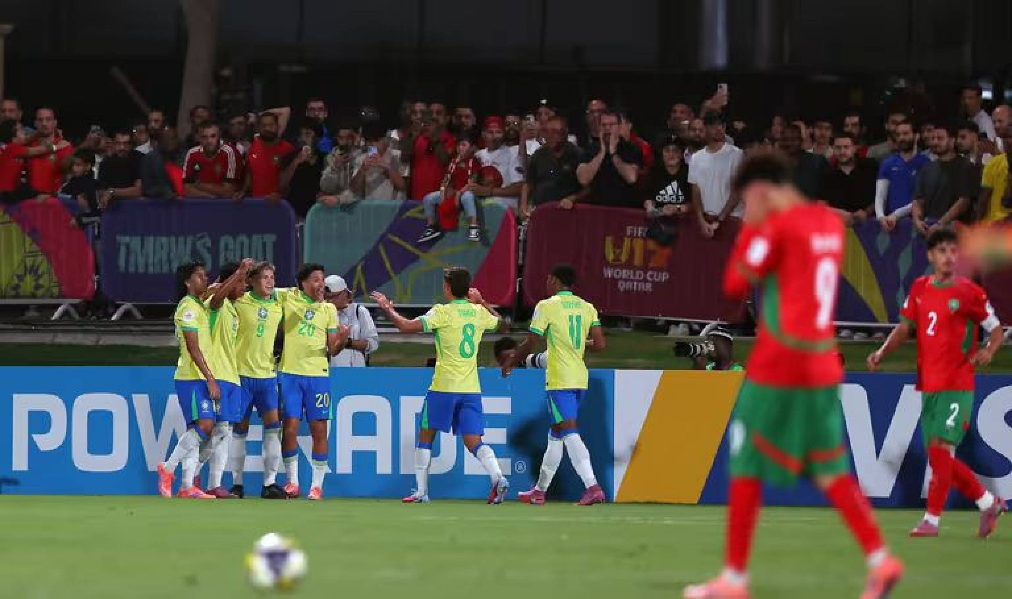 Haaland do Sertão faz dois gols e leva Brasil às semis do Mundial Sub-17