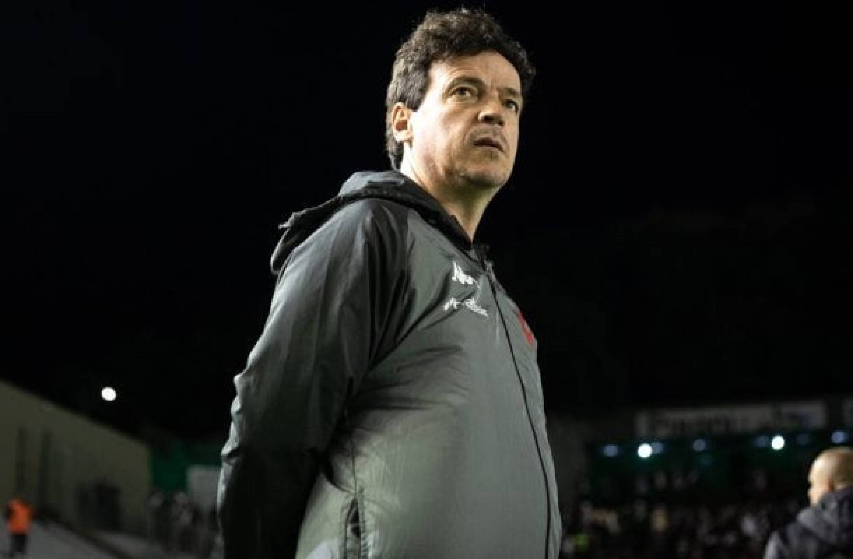 Suspensão de Coutinho força Diniz a buscar solução em meio à crise do Vasco
