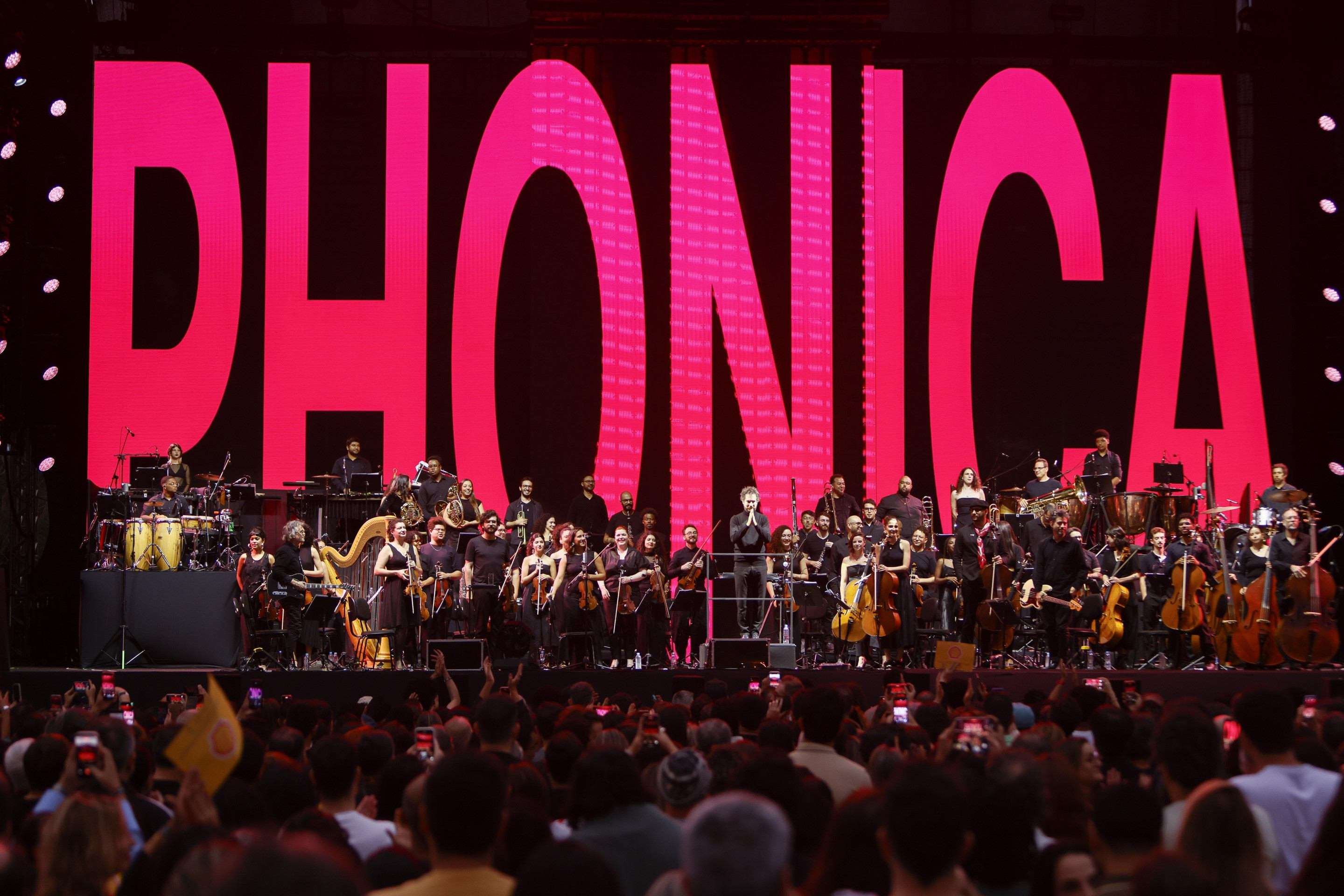  Phonica &mdash; Marisa Monte & Orquestra Dia 29 de novembro, &agrave;s 19h30, no Eixo Cultural Ibero-Americano. Ingressos: R$ 430 a R$ 540  