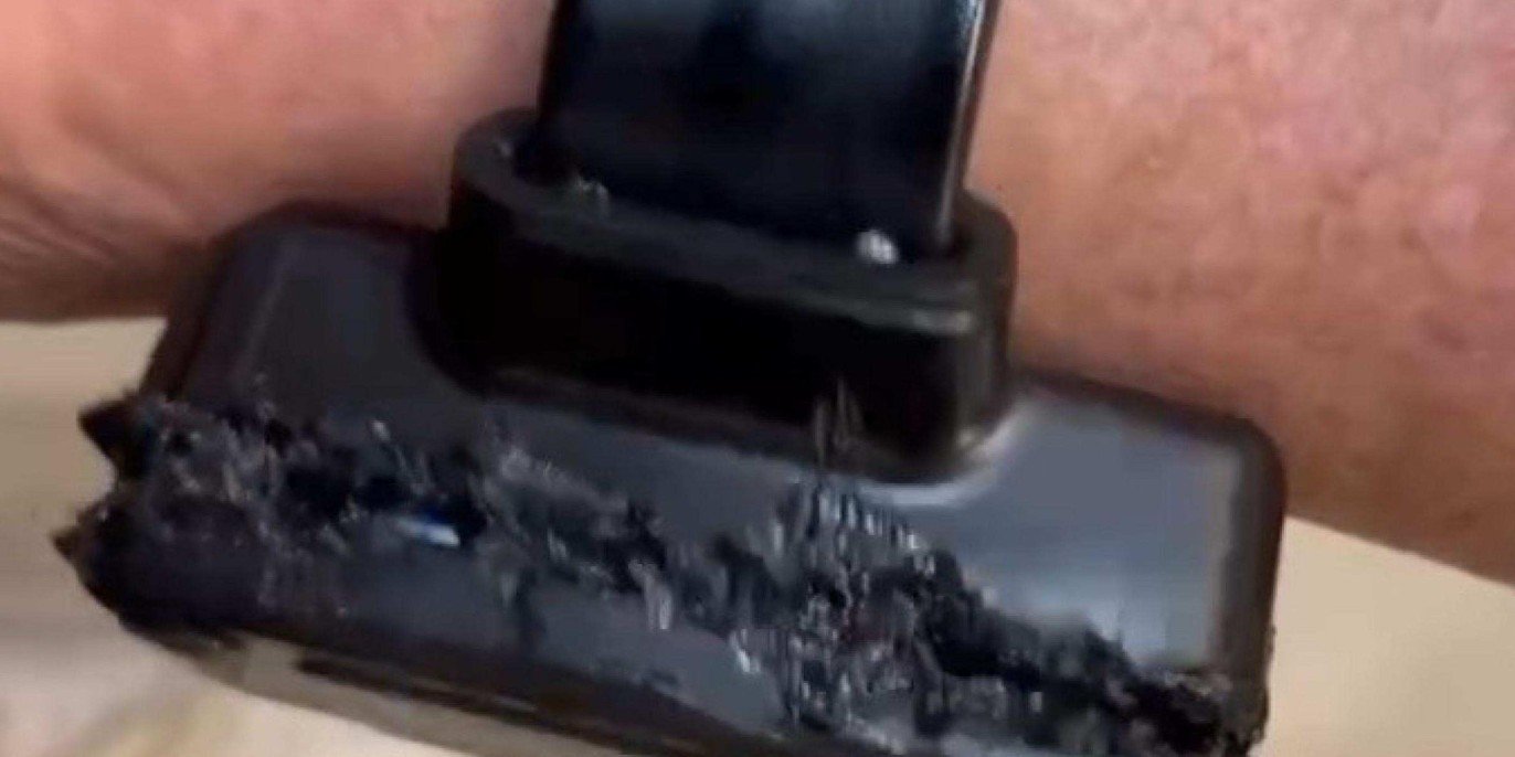 Vídeo mostra tornozeleira de Bolsonaro com avarias e queimaduras