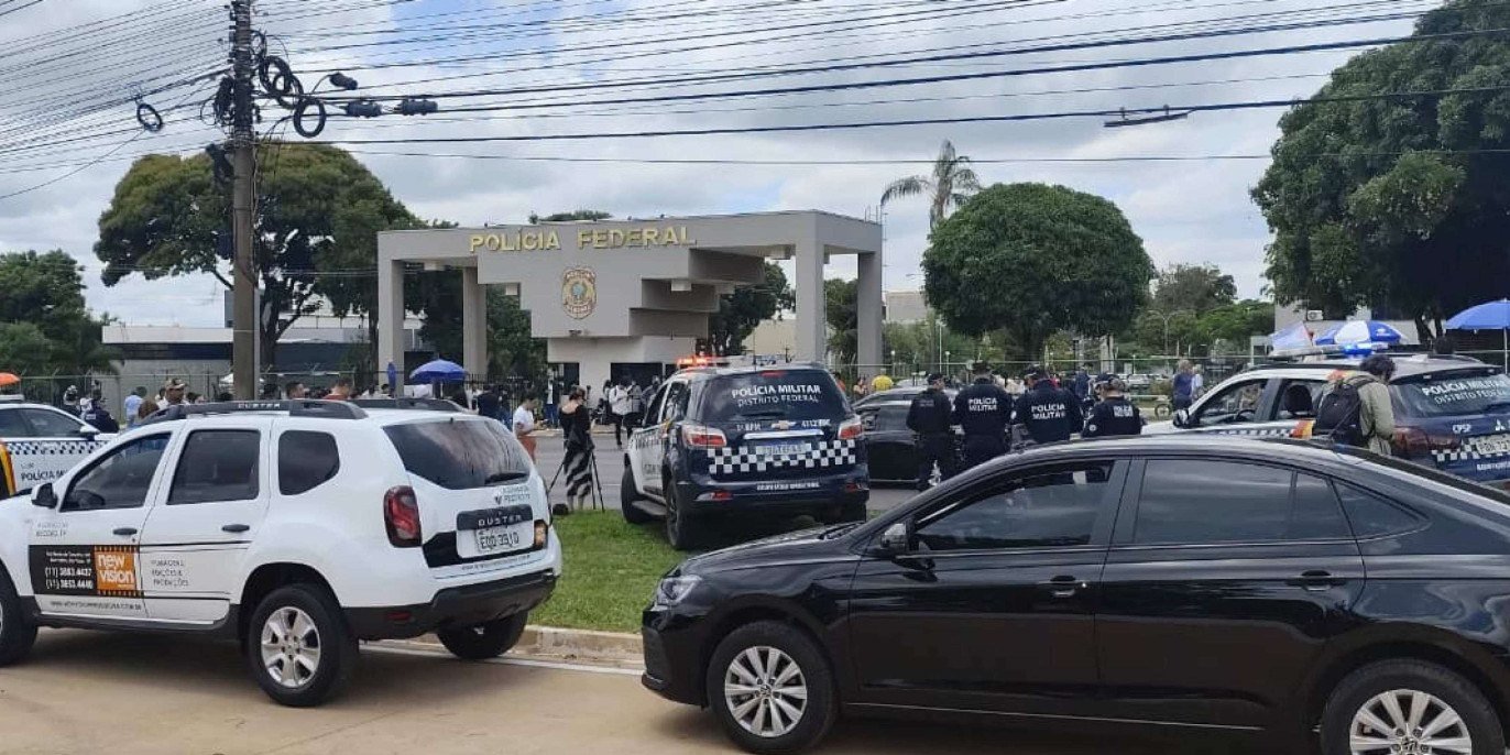 Jair Bolsonaro é preso pela Polícia Federal