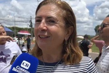 Ana Paula ficou sabendo da prisão de Jair Bolsonaro logo quando acordou  -  (crédito: Rafaela Silva/CB)