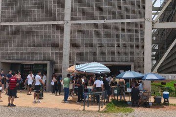 Alunos entrando no local de prova na UnB - (crédito: Foto: Luiz Fellipe Alves/CB/DA Press) Alunos entrando no local de prova na UnB - (crédito: Foto: Luiz Fellipe Alves/CB/DA Press)