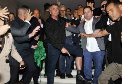 Bolsonaro está desde 22 de novembro na sede da PF, em Brasília, após usar um ferro de solda para tentar romper o equipamento -  (crédito: Minervino Júnior/CB/D.A Press) -Bolsonaro está desde 22 de novembro na sede da PF, em Brasília, após usar um ferro de solda para tentar romper o equipamento -  (crédito: Minervino Júnior/CB/D.A Press)