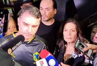 Entrevista de Flávio Bolsonaro neste sábado (22/11) -  (crédito: Ed Alves / CB / DA Press)