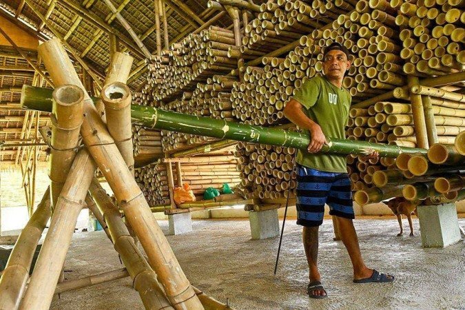 O posto de bombeiros de Manabí, no Equador, foi uma das muitas estruturas de bambu que resistiram ao forte terremoto ocorrido em 2016 - (crédito: Nick Aspinwall) O posto de bombeiros de Manabí, no Equador, foi uma das muitas estruturas de bambu que resistiram ao forte terremoto ocorrido em 2016 - (crédito: Nick Aspinwall)